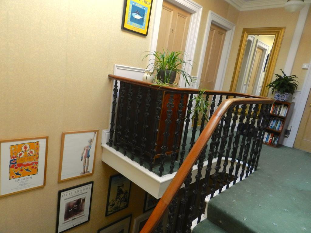 אדינבורו Balmoral Guesthouse מראה חיצוני תמונה