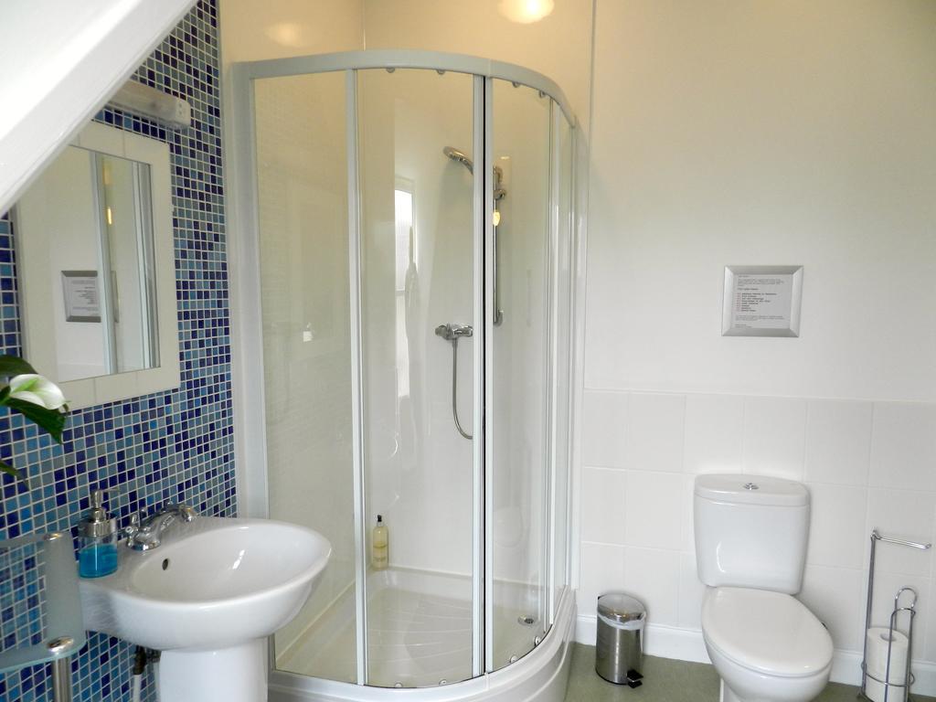 אדינבורו Balmoral Guesthouse מראה חיצוני תמונה